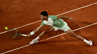 Alcaraz thumps Shapovalov to make French Open fourth round