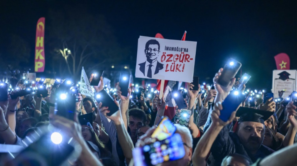 Tens of thousands take part in Istanbul rally for jailed mayor