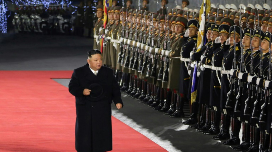 Nordkorea h&auml;lt zum Jahrestag der Armeegr&uuml;ndung riesige Milit&auml;rparade ab
