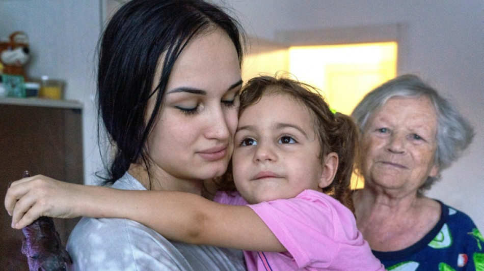 Separadas pelo conflito, m&atilde;e e filha russas se reencontram gra&ccedil;as a ucraniano
