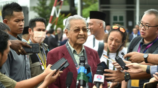 Ex-Regierungschef Mahathir bewirbt sich mit 97 Jahren erneut um Parlamentssitz 