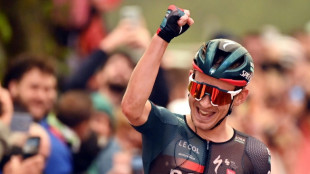 Tour d'Espagne: l'Allemand K&auml;mna rentre dans l'histoire, Kuss reste en rouge