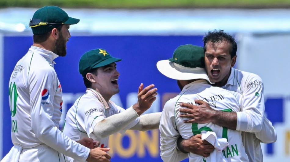 Pakistan spinners make inroads but Sri Lanka take lead