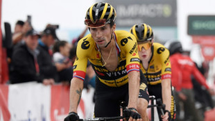 American Kuss clings on to Vuelta lead on Queen stage