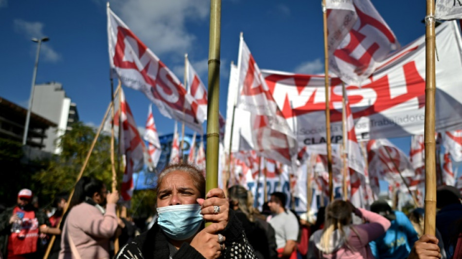 Marcha en Argentina por m&aacute;s trabajo y mejores salarios frente a una inflaci&oacute;n desbordada