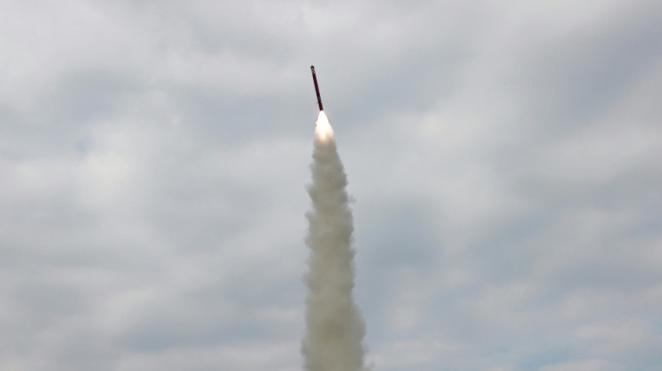 Corea del Norte prueba un misil de crucero un día antes de la visita de Trump a Corea del Sur