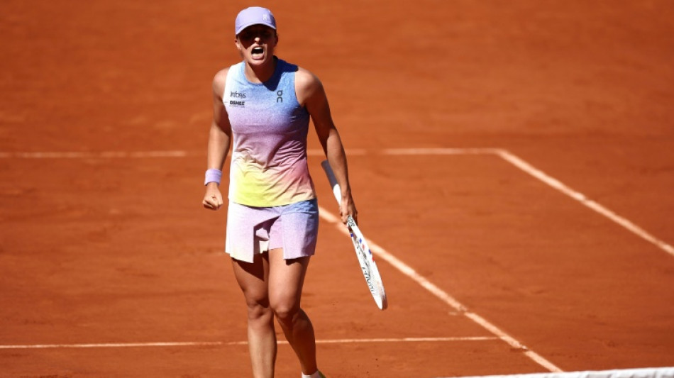 Swiatek sofre no segundo set, mas avança às oitavas em Roland Garros