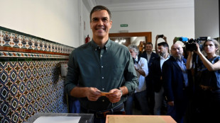 Elections en Espagne: socialistes et droite au coude-&agrave;-coude