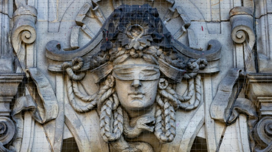 Kurzarbeitergeld in die eigene Tasche gesteckt: Mann in Niedersachsen verurteilt