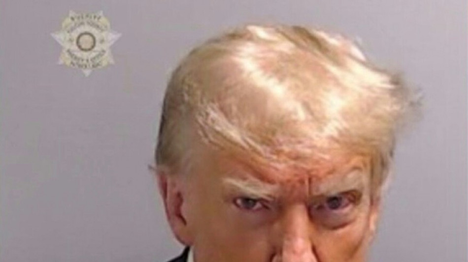 Trump &eacute; preso por associa&ccedil;&atilde;o criminosa e conspira&ccedil;&atilde;o eleitoral