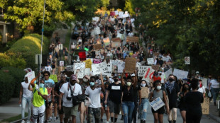 Desestiman cargos contra dos polic&iacute;as por la muerte de un hombre negro en EEUU