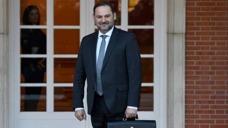Un exministro espa&ntilde;ol cercano a S&aacute;nchez rechaza un "juicio paralelo" por el caso de las mascarillas