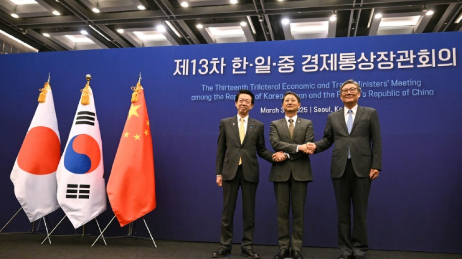 China, Japão e Coreia do Sul decidem 'acelerar' livre comércio ante tarifas de Trump