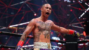 Prograis defeats Zorrilla to keep world light-welterweight title
