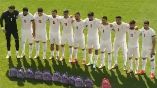 Foot: l'&eacute;quipe d'Iran rend hommage aux victimes d'une frappe sur une &eacute;cole attribu&eacute;e aux Etats-Unis