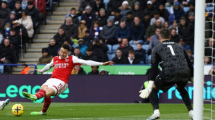 Arsenal maintain Premier League lead, Man City thrash Bournemouth