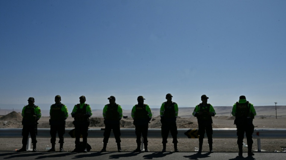 Pr&eacute;-candidato &agrave; Presid&ecirc;ncia do Peru sai ileso de ataque a tiros