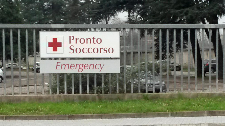 Neonato abbandonato in un sacchetto per strada nel Milanese