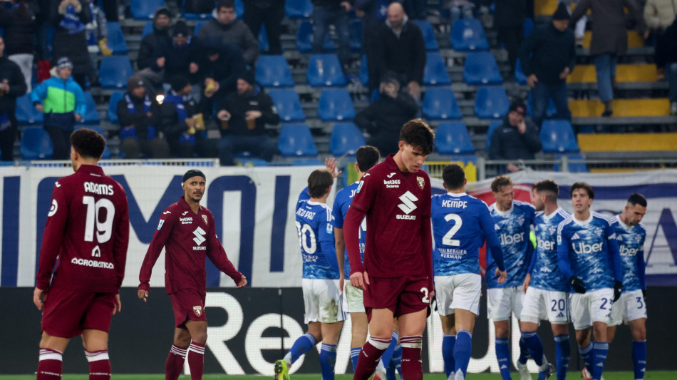 Torino contestato, squadra sotto la curva dopo il ko a Como