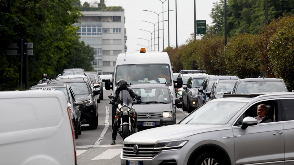 Cna, tra carburanti e parcheggi uno stipendio all'anno speso per andare al lavoro