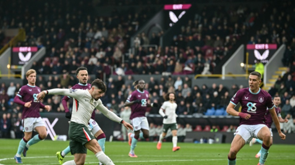 Chelsea sink Burnley to close gap on leaders Arsenal