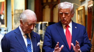 Diretor de museu renuncia ap&oacute;s negar a Trump espada para presentear Charles III