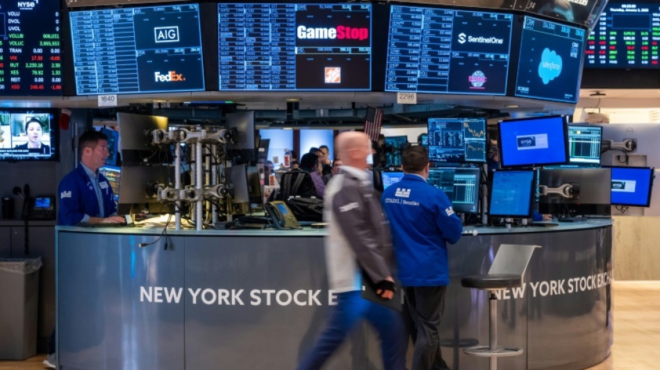 Wall Street termine en forte baisse, lest&eacute;e par la tech et les taux obligataires