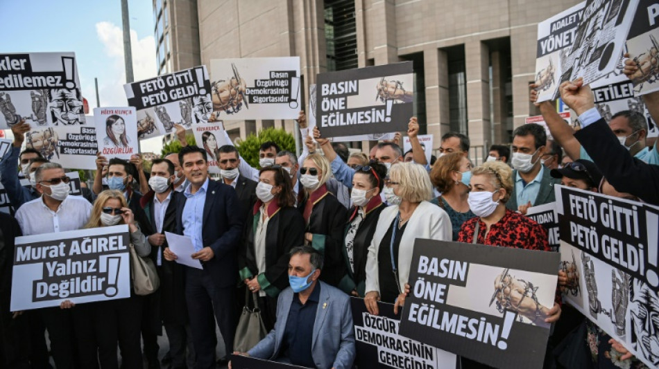 Encarcelados 16 periodistas en Turqu&iacute;a por "pertenencia a una organizaci&oacute;n terrorista"