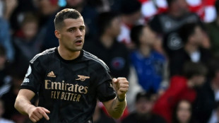 Arsenal stumble at Southampton, Newcastle stun Spurs to go fourth