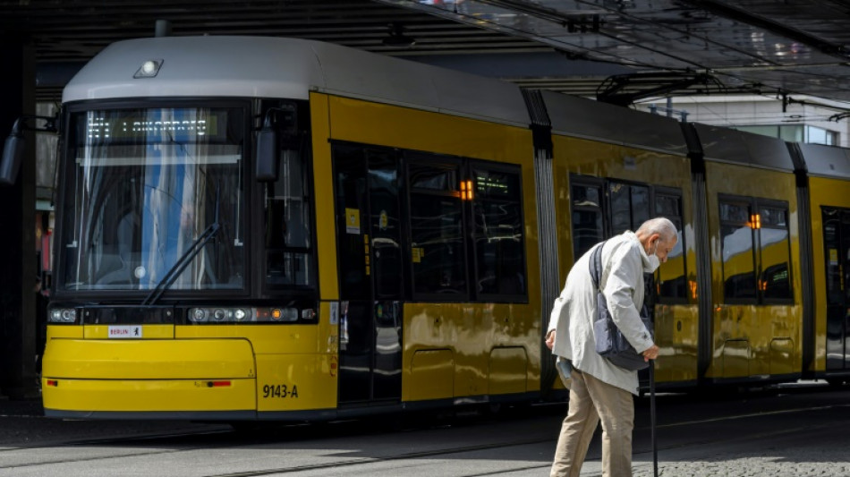 Gewerkschaften und Sozialverb&auml;nde kritisieren Vorsto&szlig; zu Rente ab 70