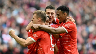 Bayern on title course after putting six past Schalke