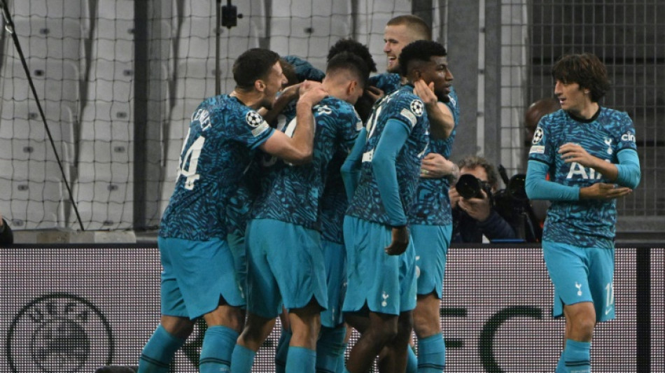 Lloris hails battling Spurs as Conte's side reach Champions League last 16