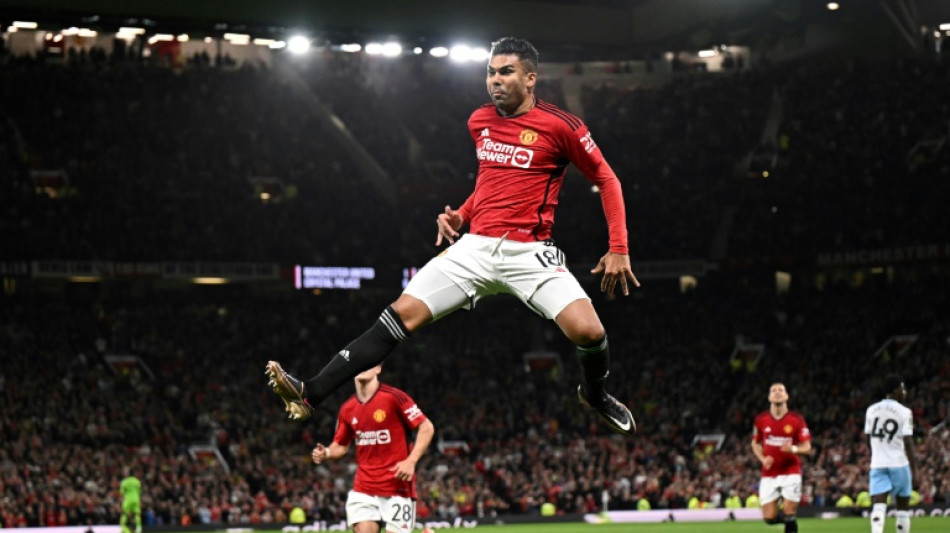 Man Utd dismiss Palace in League Cup as Wolves, Luton crash