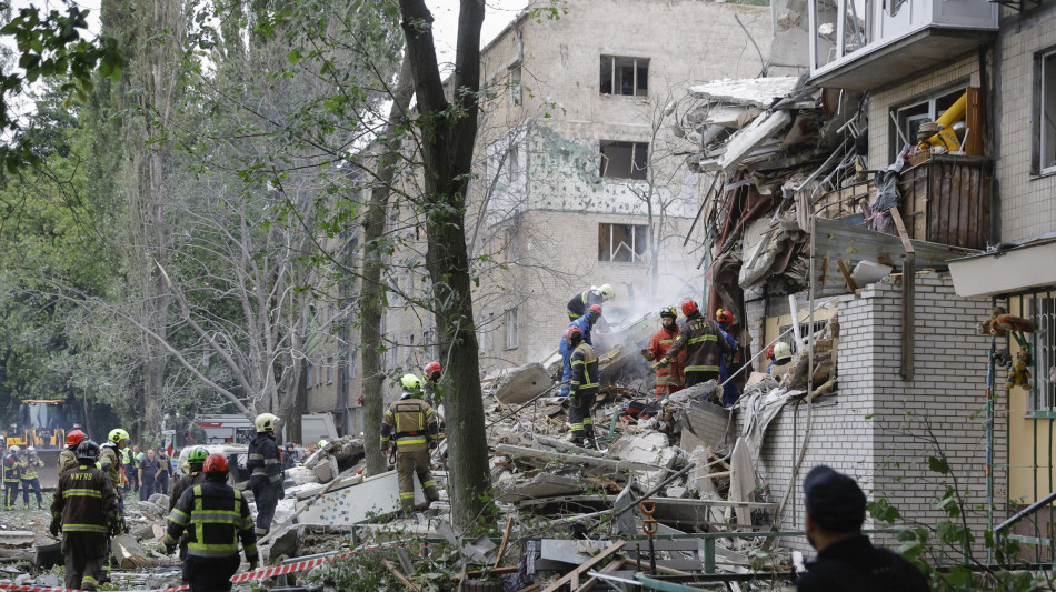 Sale a 26 bilancio delle vittime dell'attacco russo a Kiev