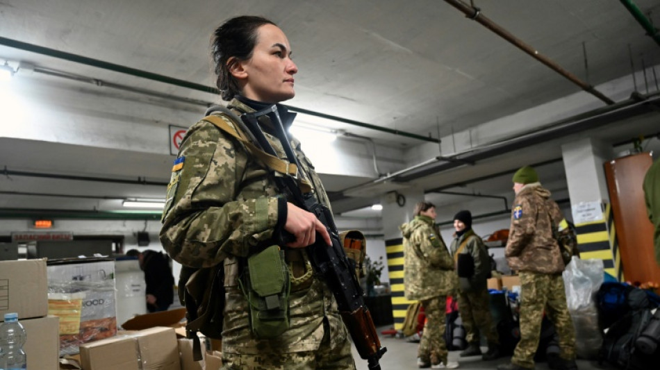 Le r&eacute;veil d'"esprits h&eacute;ro&iuml;ques": quand les femmes ukrainiennes se pr&eacute;cipitent pour combattre 