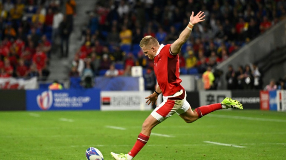 Wales crush Australia to reach Rugby World Cup quarters