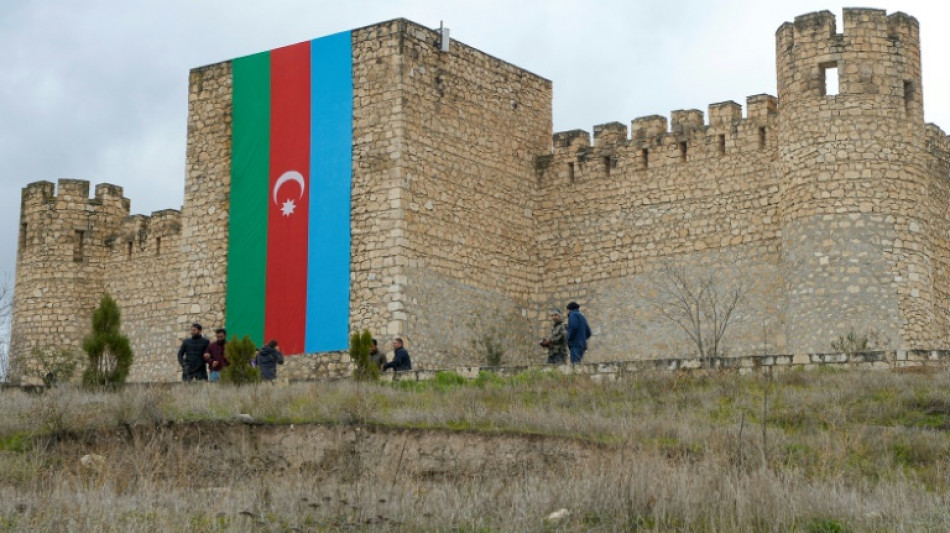 Asberbaidschaner kehren in zur&uuml;ckeroberte Gebiete in Berg-Karabach zur&uuml;ck