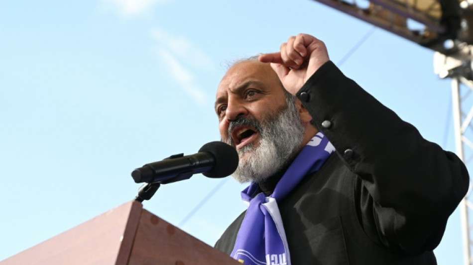 Miles de personas se manifiestan en Armenia contra la cesi&oacute;n de pueblos a Azerbaiy&aacute;n