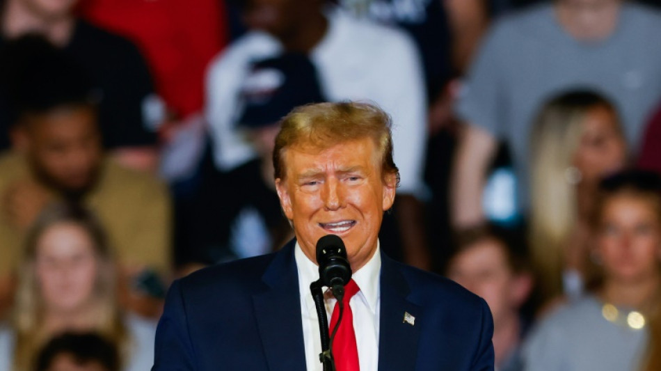 Trump celebra hundimiento de ley sobre frontera y promete deportaci&oacute;n masiva