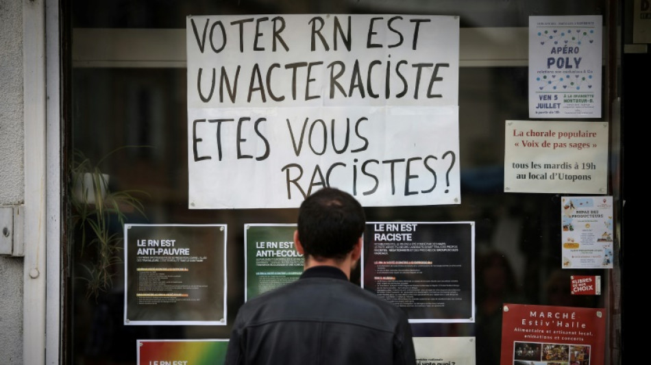 La extrema derecha avanza favorita en la &uacute;ltima semana de campa&ntilde;a en las legislativas de Francia