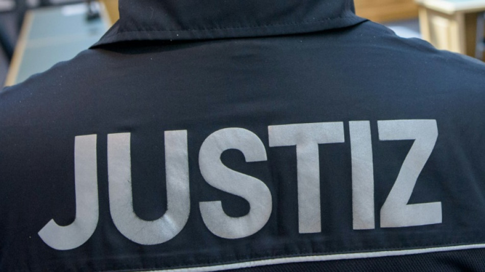 Mutma&szlig;liche Chefin von verbotener Reichsb&uuml;rgergruppe in L&uuml;neburg vor Gericht