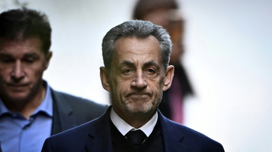 El expresidente francés Sarkozy sale de prisión tras 20 días entre rejas
