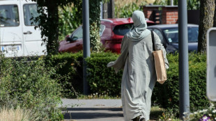 Comisión de EEUU fustiga decisión de Francia de prohibir la abaya