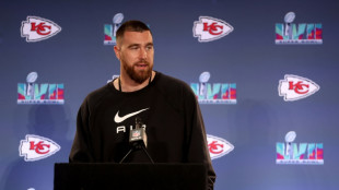 Kelce's football smarts give Eagles defense a headache