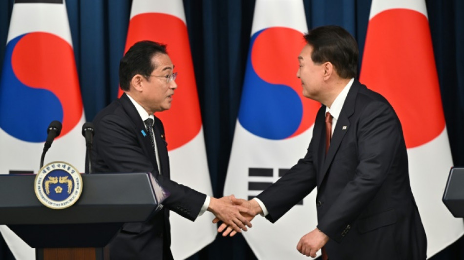 El primer ministro japon&eacute;s lamenta en Se&uacute;l el sufrimiento de los coreanos bajo la ocupaci&oacute;n