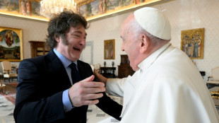 Le pape et le pr&eacute;sident argentin Milei &eacute;changent cadeaux et amabilit&eacute;s