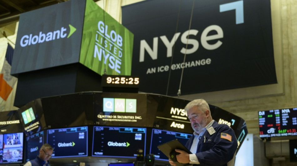 Wall Street en hausse, aid&eacute;e par de bons indicateurs et un repli des taux