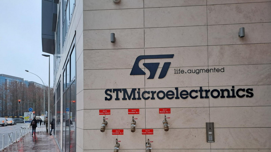 St, l'utile del primo trimestre &egrave; dimezzato a 513 milioni
