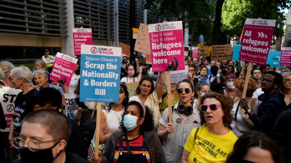 El gobierno brit&aacute;nico, determinado a expulsar a migrantes a Ruanda