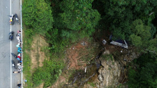 Diecis&eacute;is estudiantes y un conductor mueren en un accidente de autob&uacute;s en Colombia